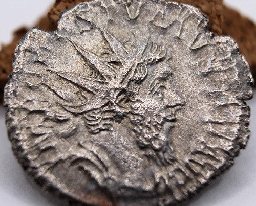 Imperiale romano postumo - imperiale,